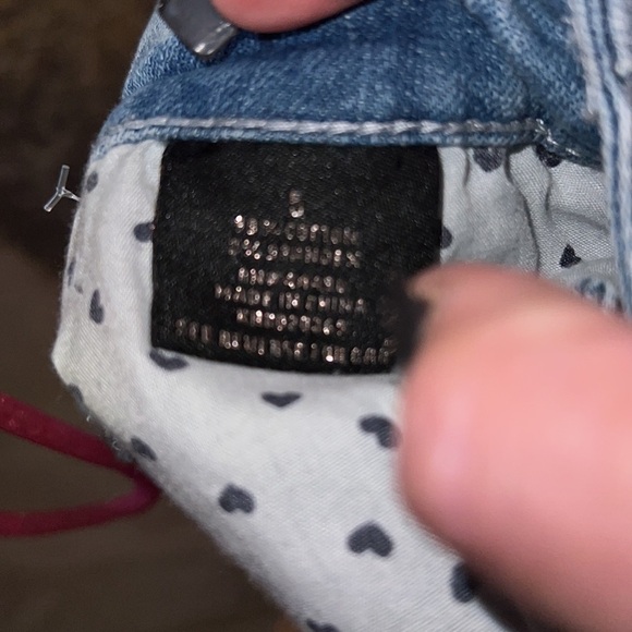 NEVER WORN CUTE FRAYED DENIM SHORTS SZ 5 - Picture 4 of 5